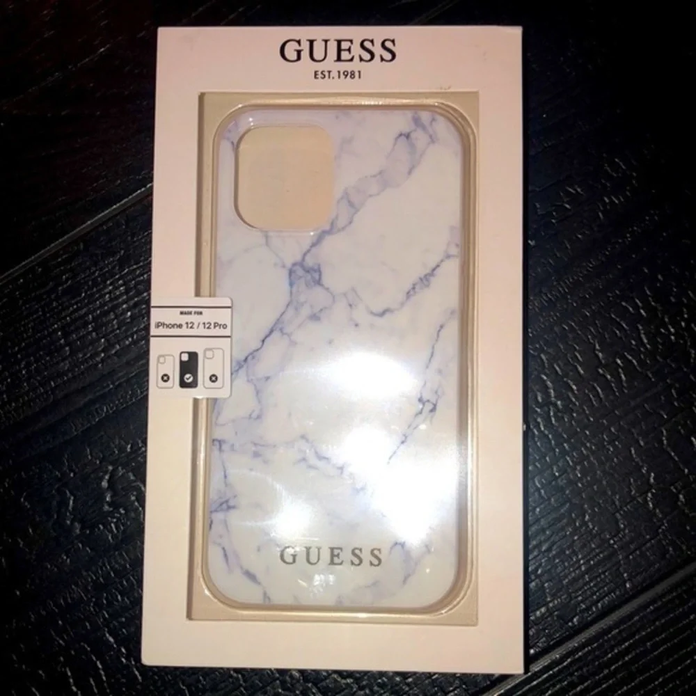 GUESS IPhone 12 /12 Pro Hardshell case Marbled‎ Print